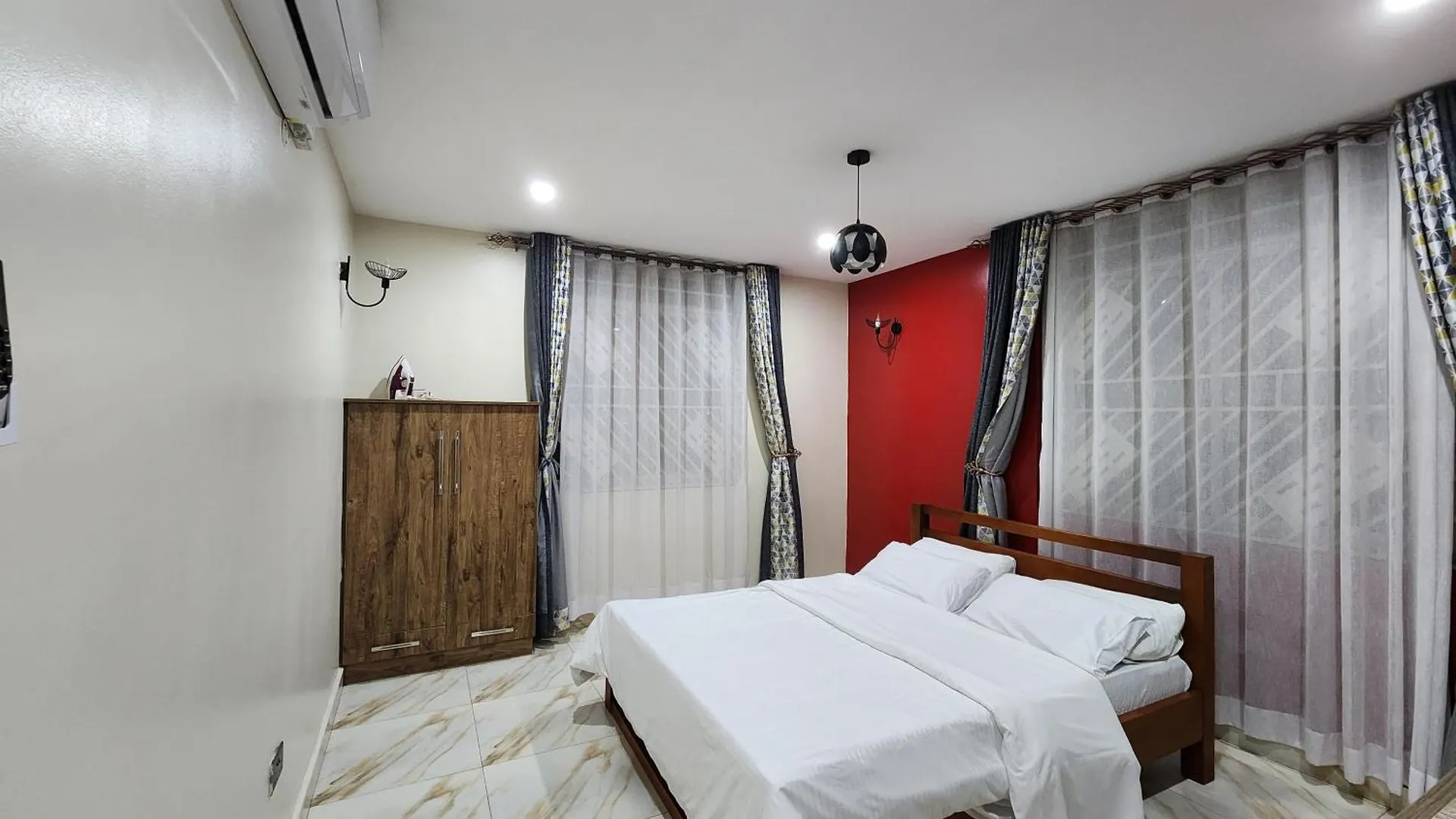 קמפאלה Cozy 2 Bedroom Apartment Condo 0*,